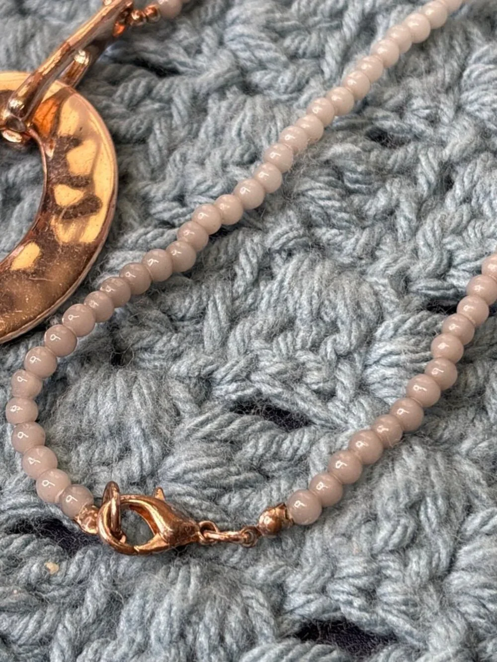 Grey Glass Goldtone Beaded Necklace Hammered Oval Pendant Lobster Clasp Pendant